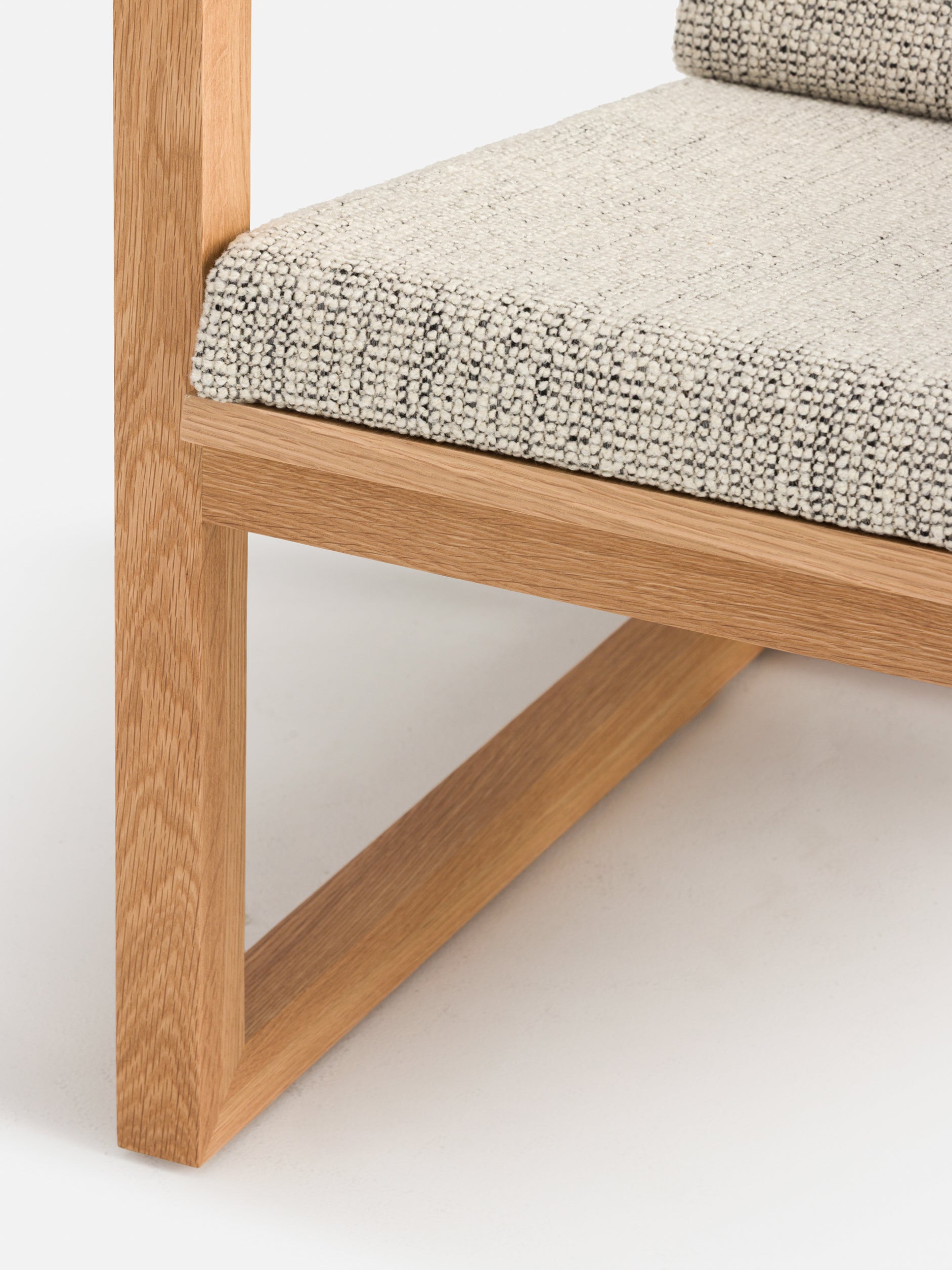 Framed Armchair Oak/Granite None / None