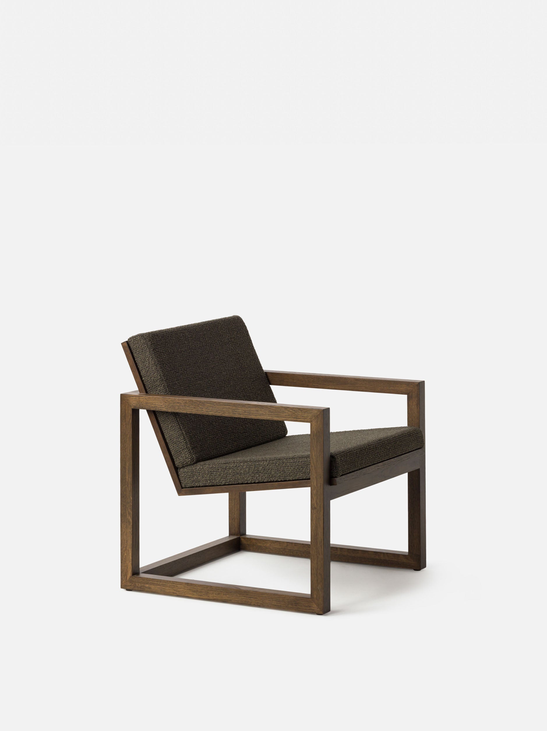 Framed Armchair Smoked Oak/Riverstone None / None