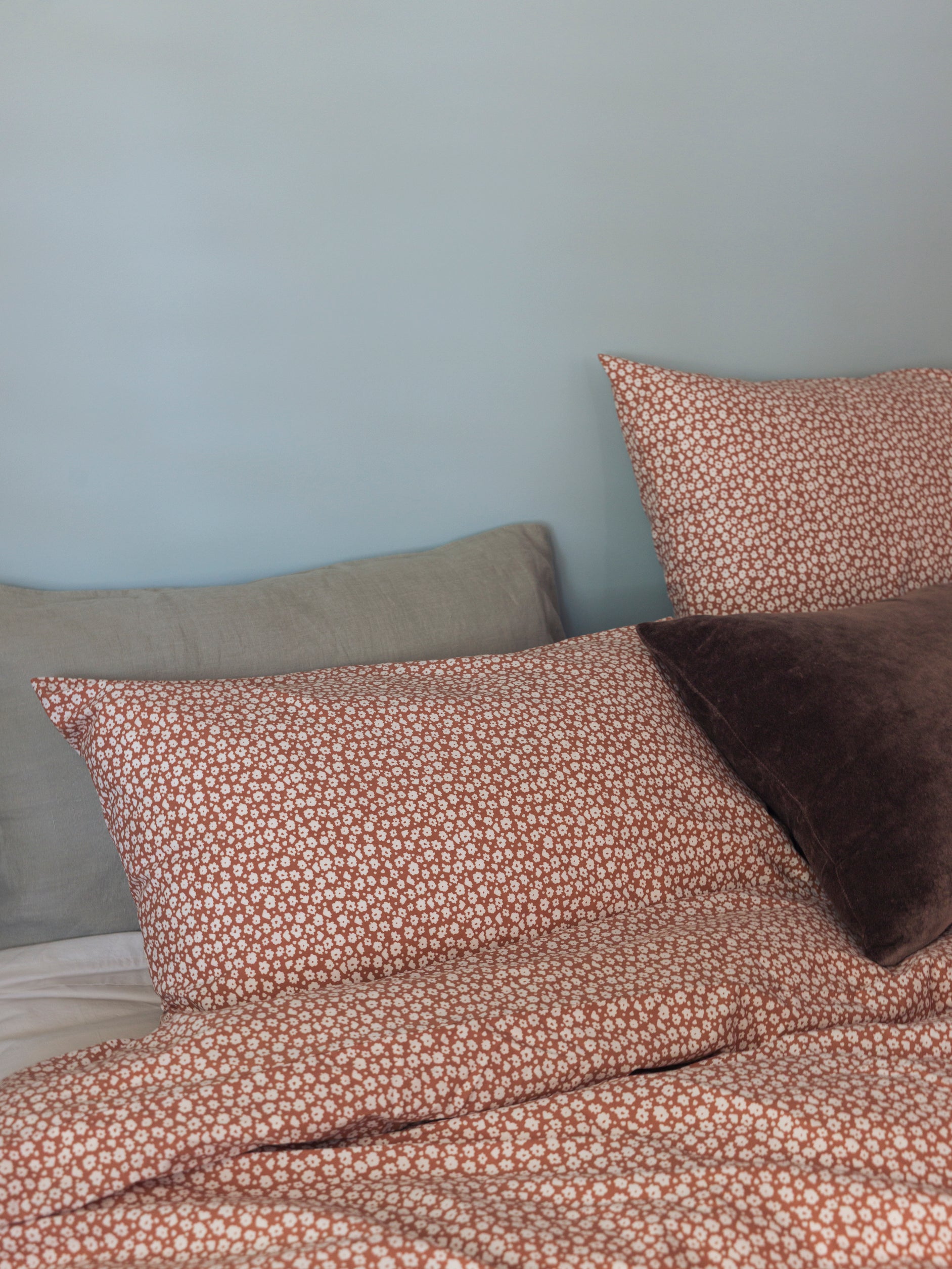 Forget Me Not Organic Cotton Pillowcase Pair Toffee/Nougat / Pillowcase Pair