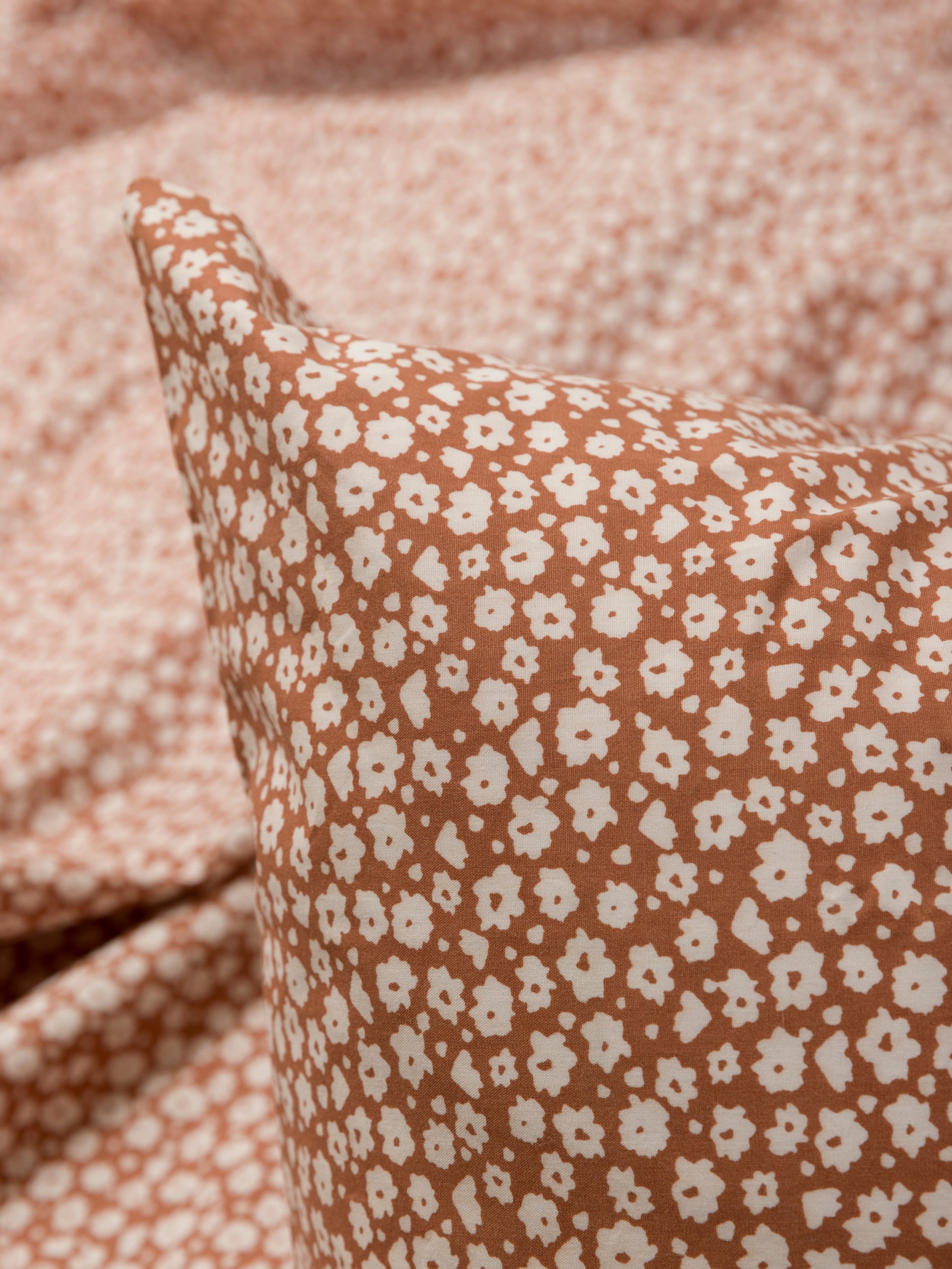 Forget Me Not Organic Cotton Duvet Cover Toffee/Nougat / Super King