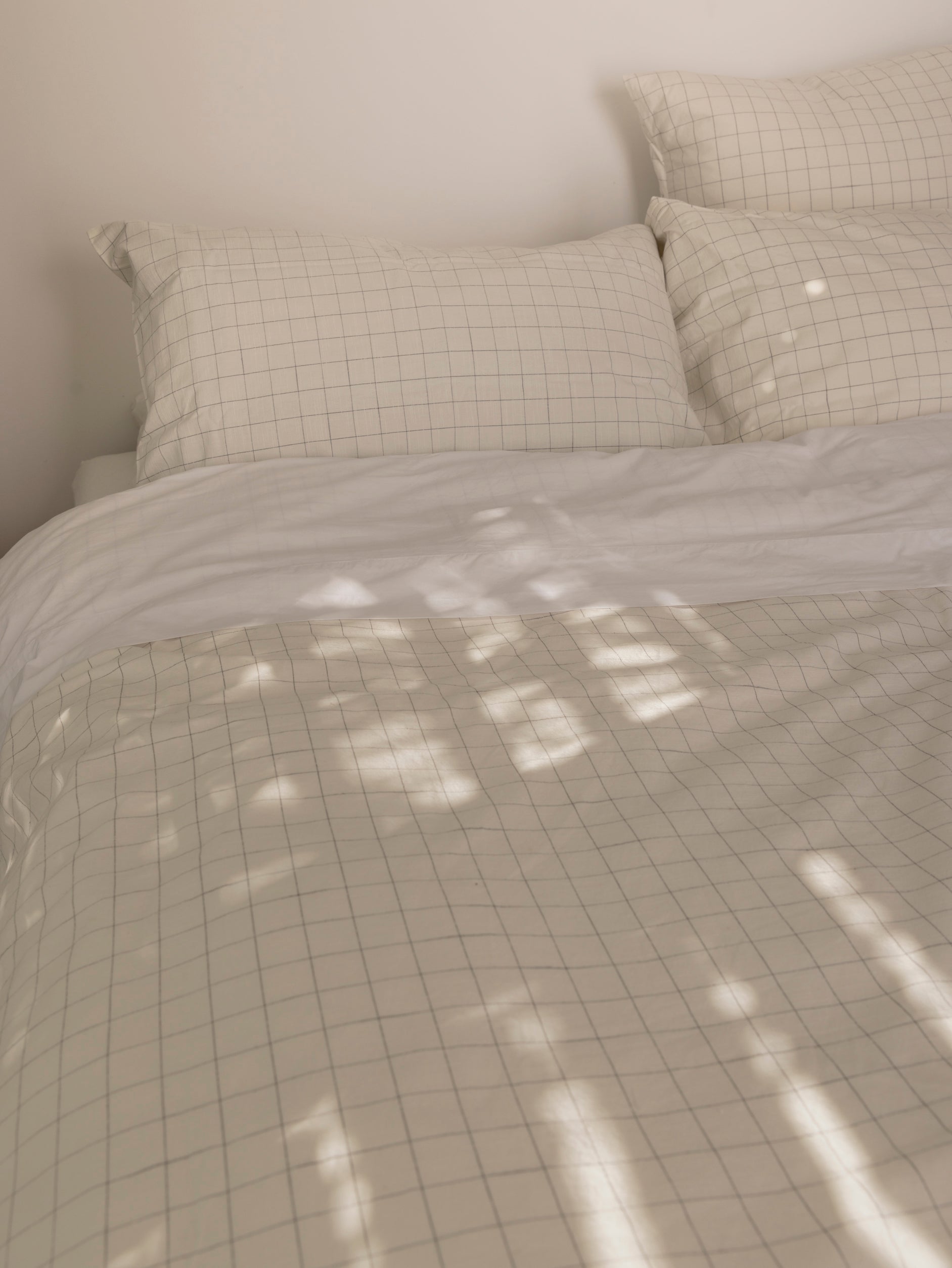 Grid Duvet Cover White/Charcoal / King Single/Double