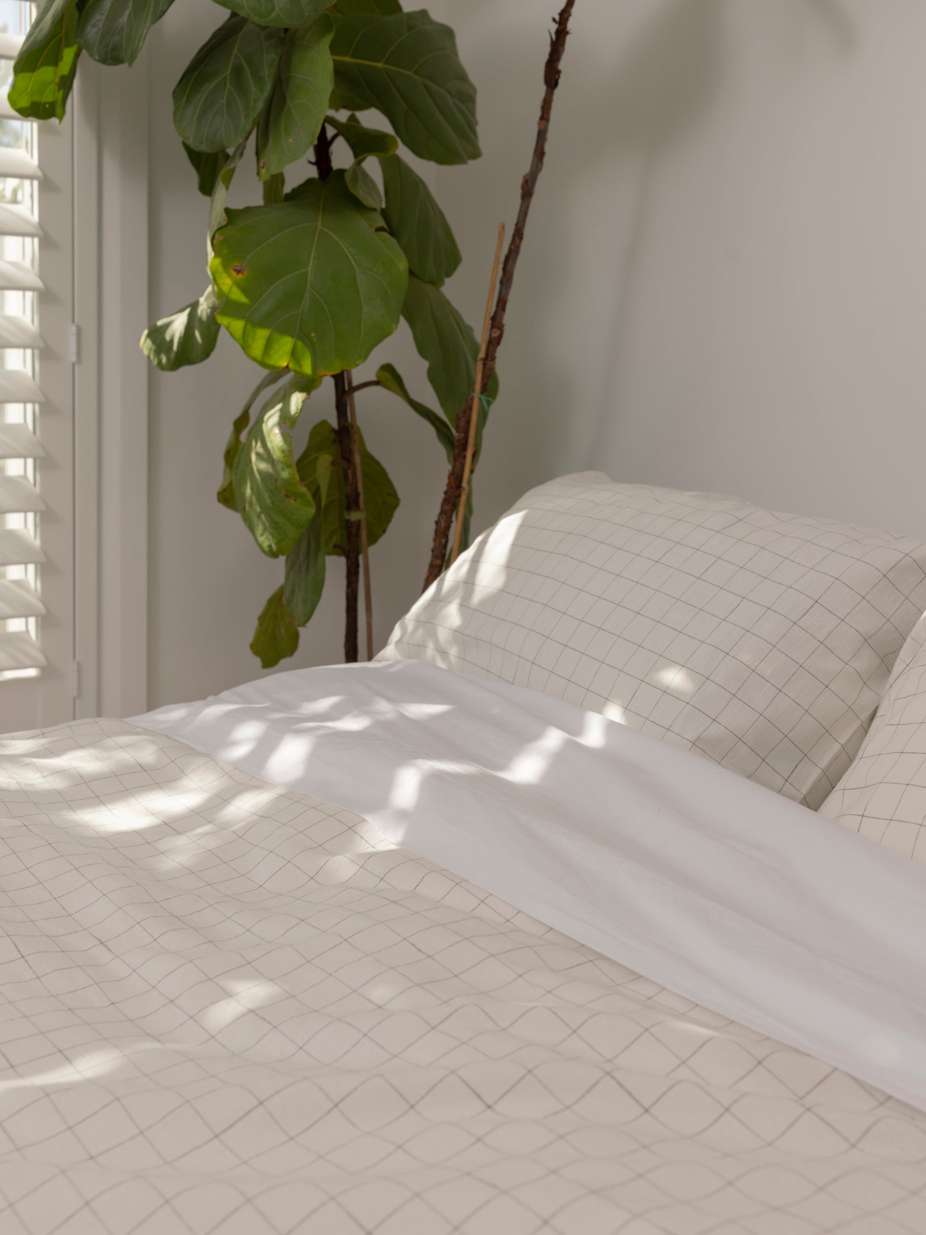 Grid Duvet Cover White/Charcoal / King Single/Double