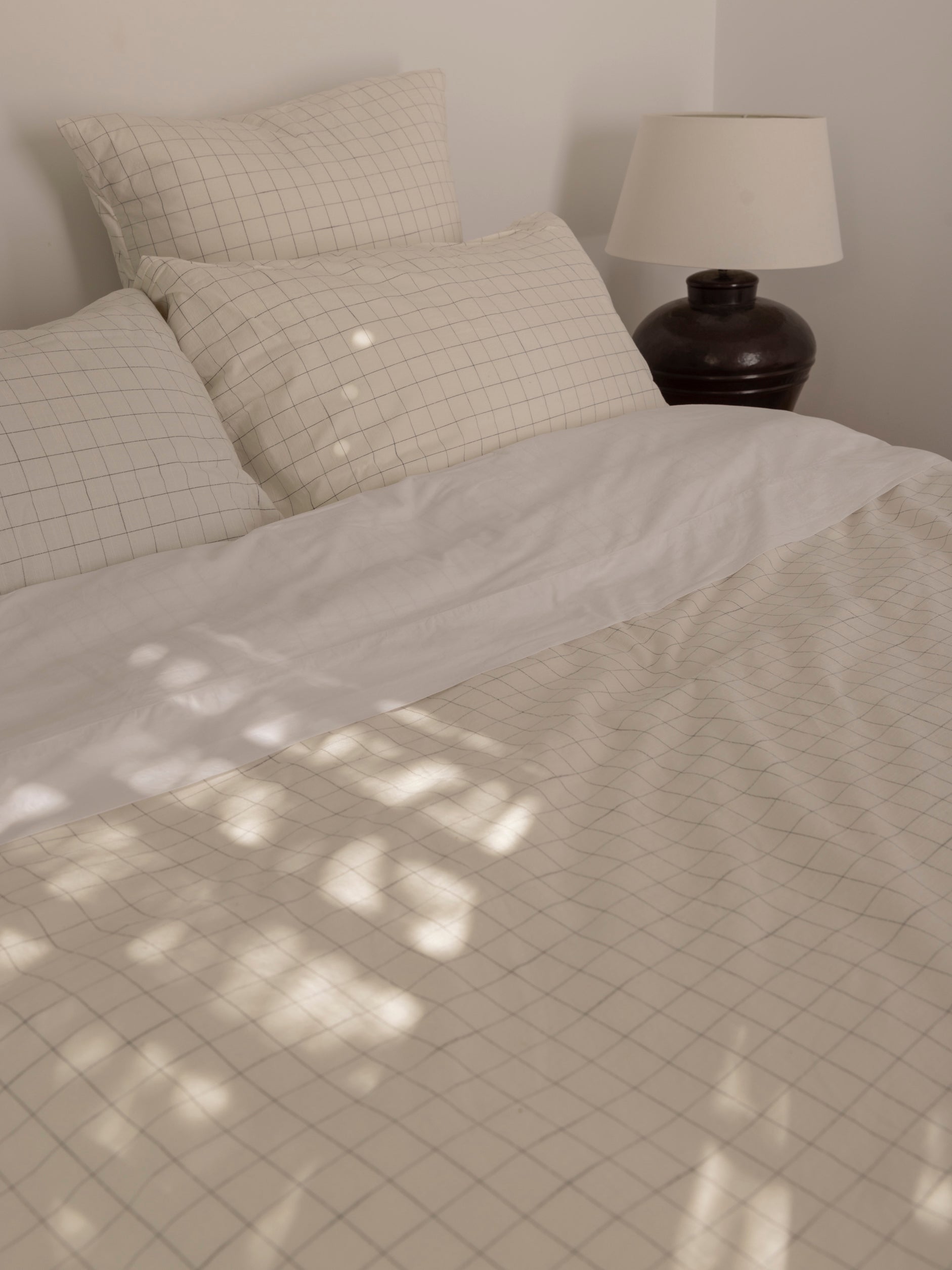 Grid Duvet Cover White/Charcoal / Super King