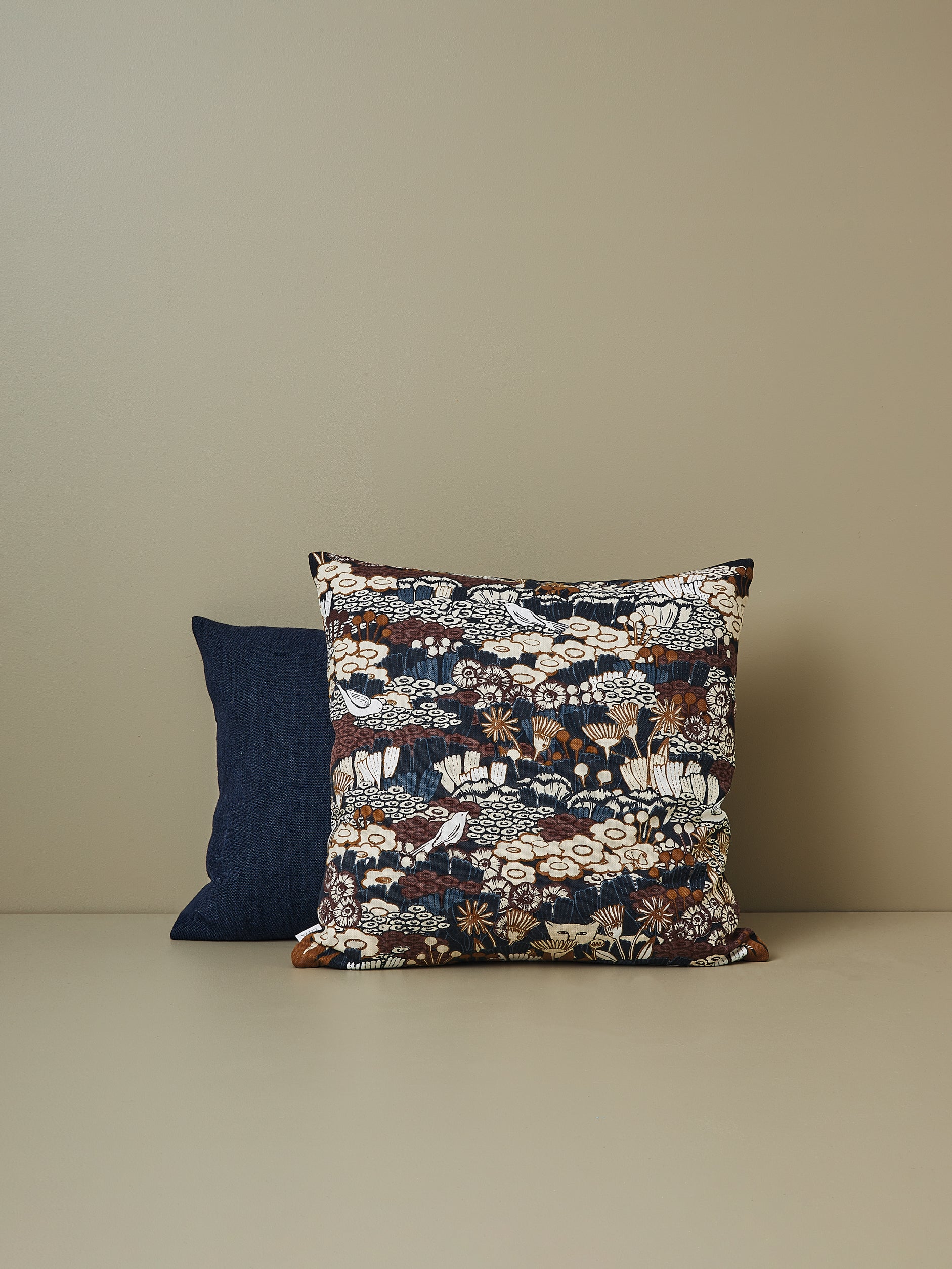 Bloomsbury Cushion Cover Midnight/Multi / 55x55cm