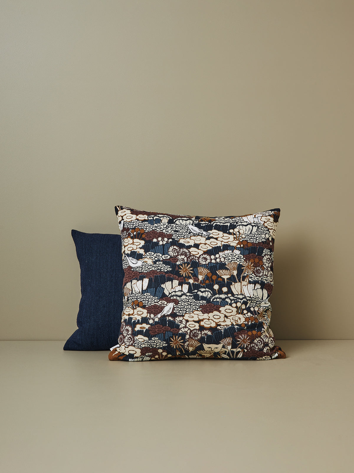 Bloomsbury Cushion Cover Midnight/Multi / 55x55cm