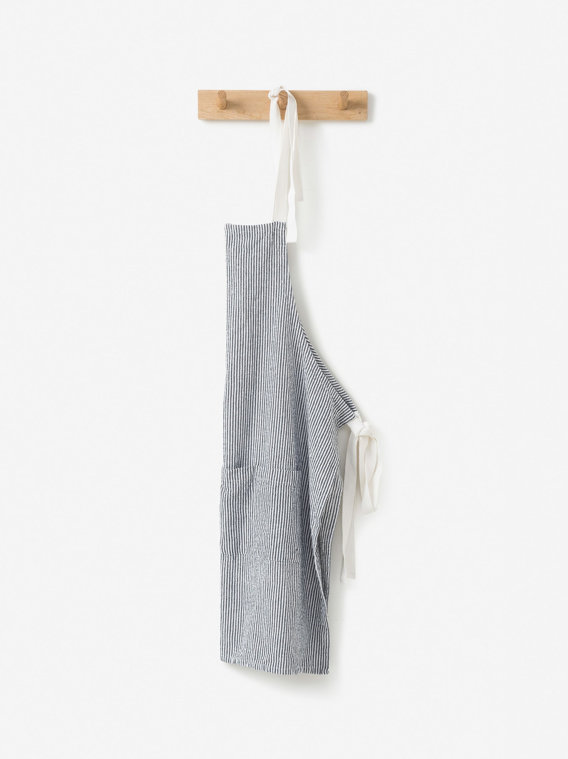 Stripe Washed Cotton Apron Navy / 70x90cm