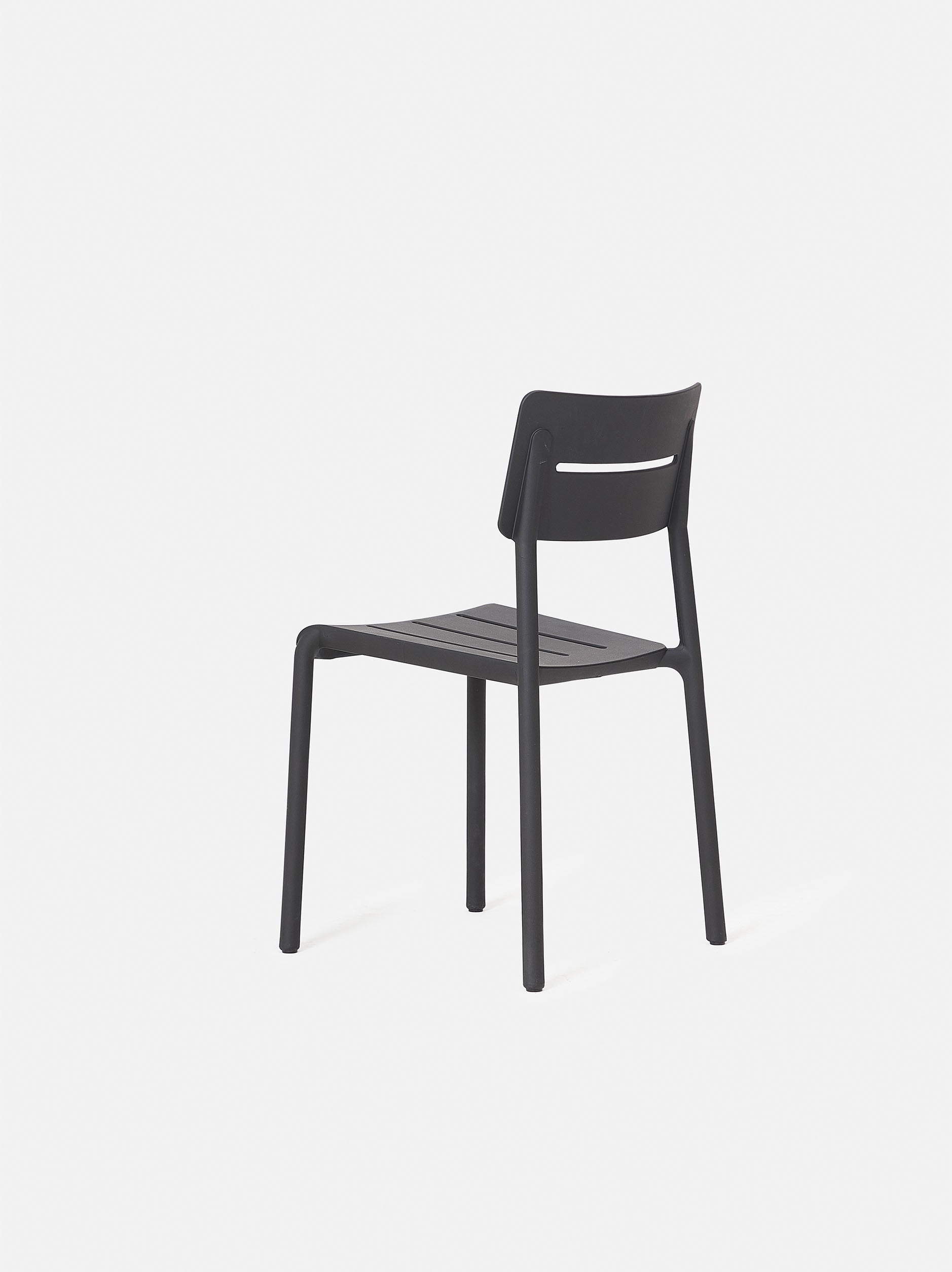 Outo Chair Black / One Size