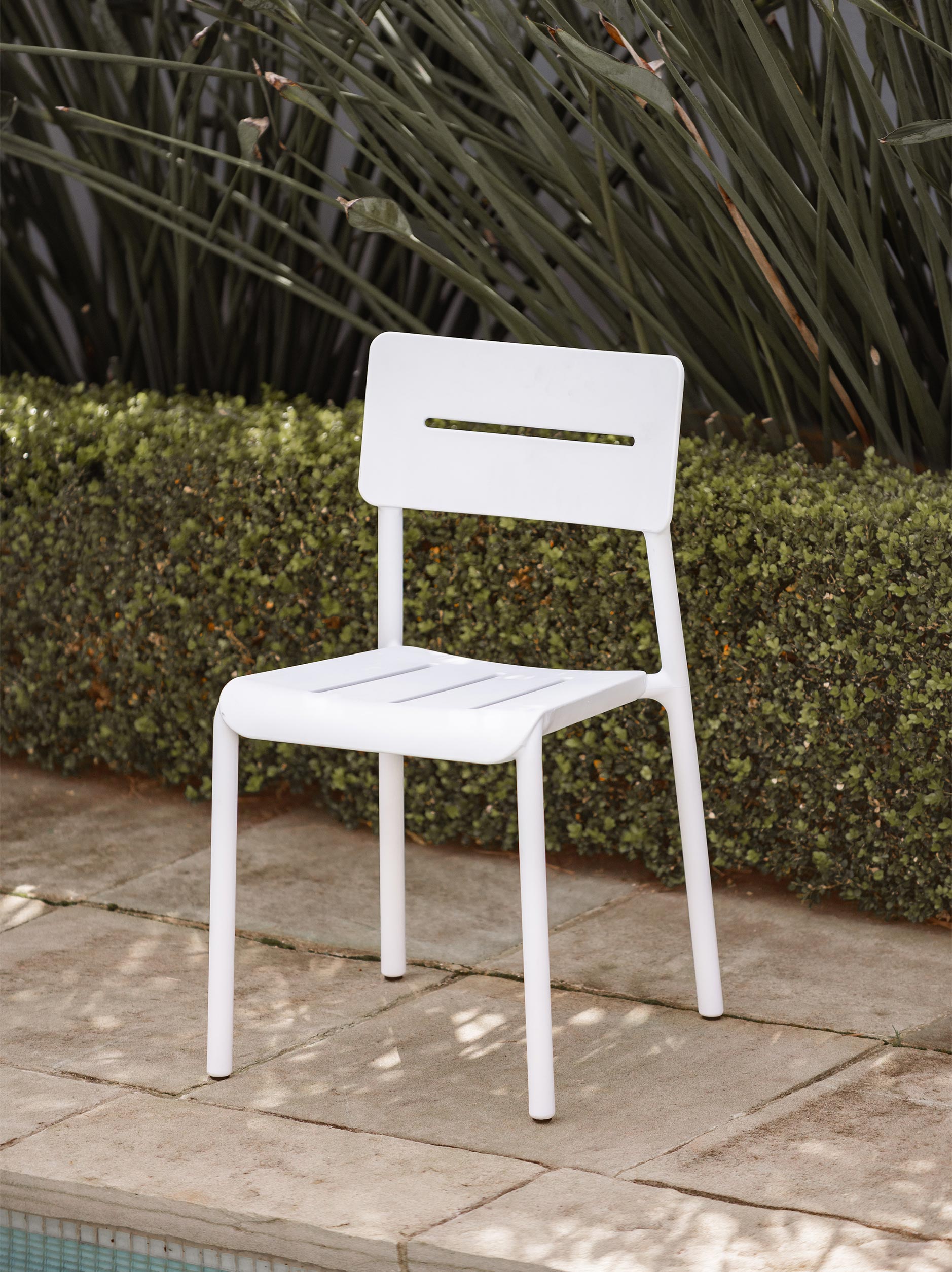 Outo Chair White / One Size