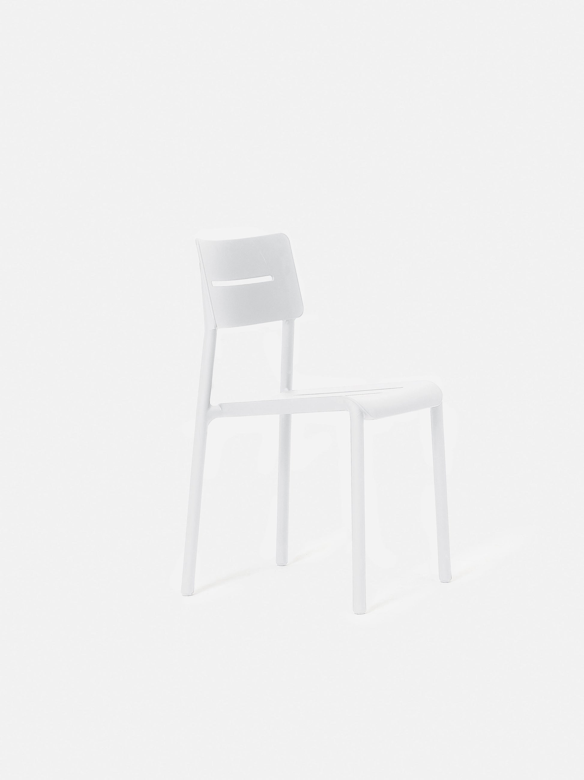 Outo Chair White / One Size