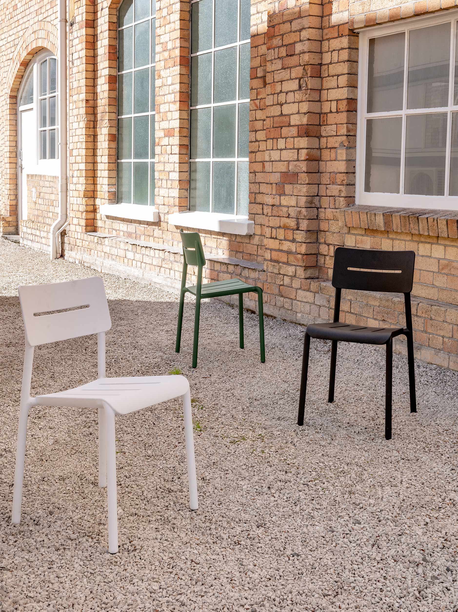 Outo Chair White / One Size