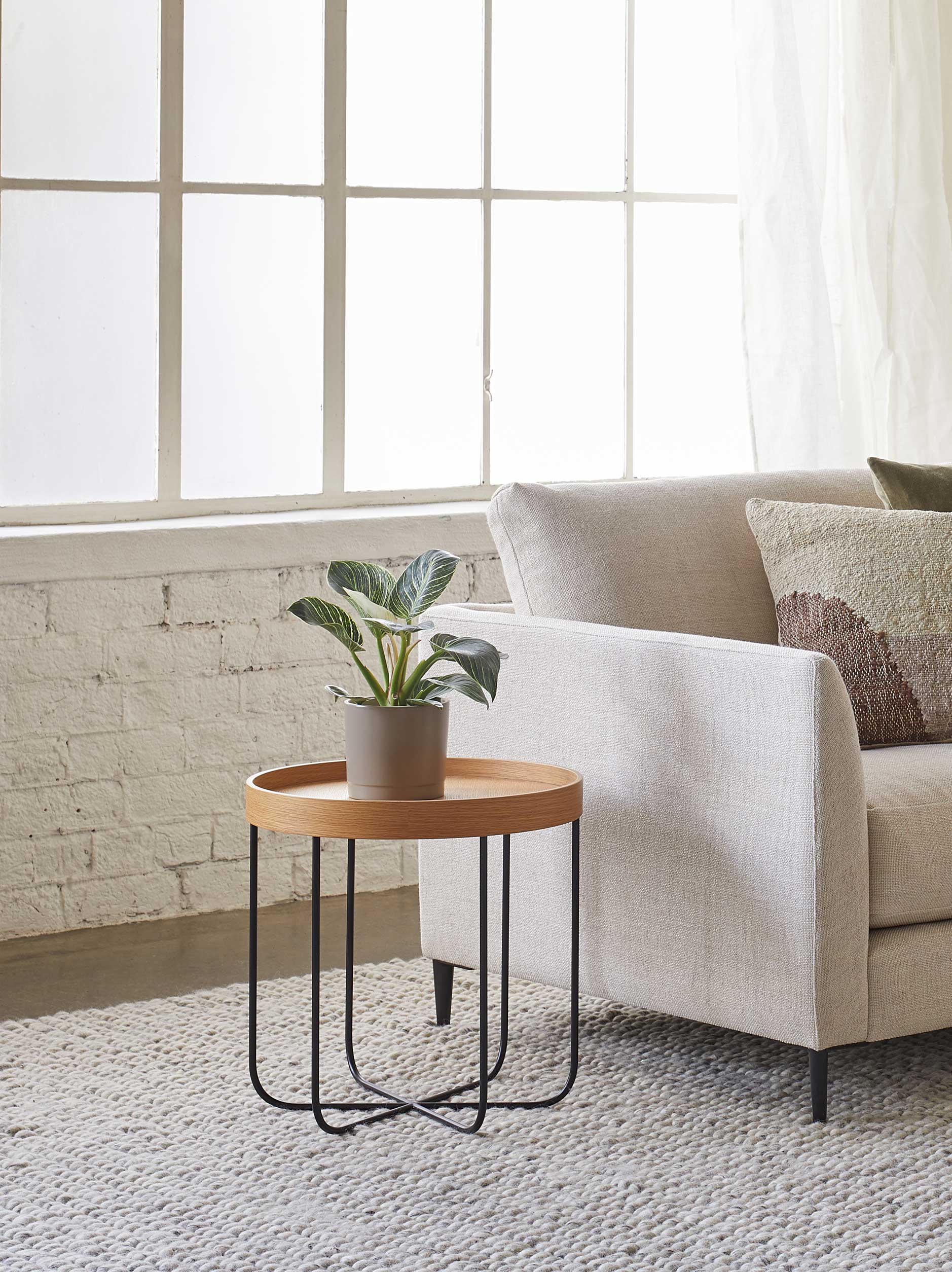 Segment Side Table Oak/Black / One Size
