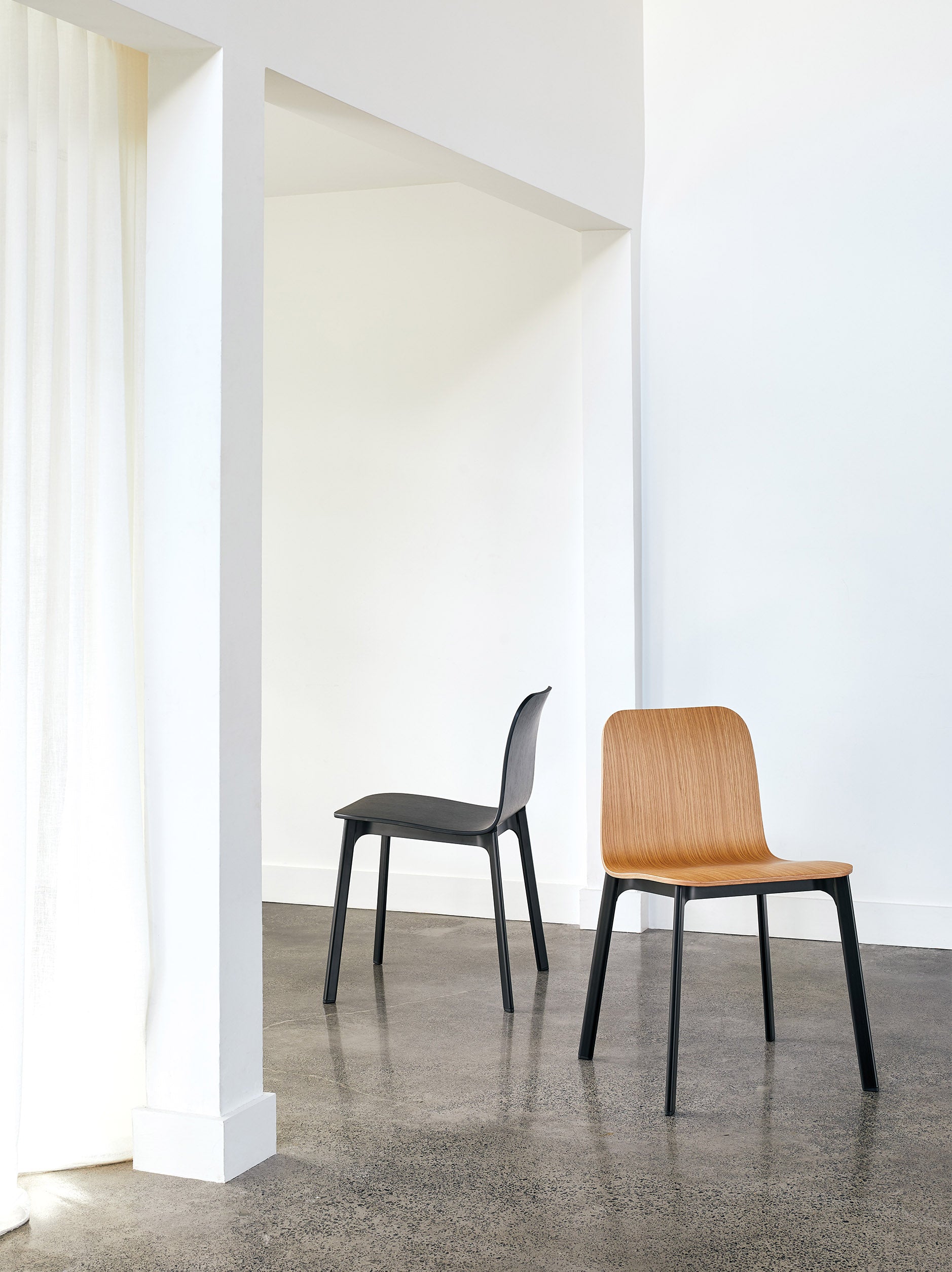 Aspen Chair w/Metal Legs Oak/Black / One Size