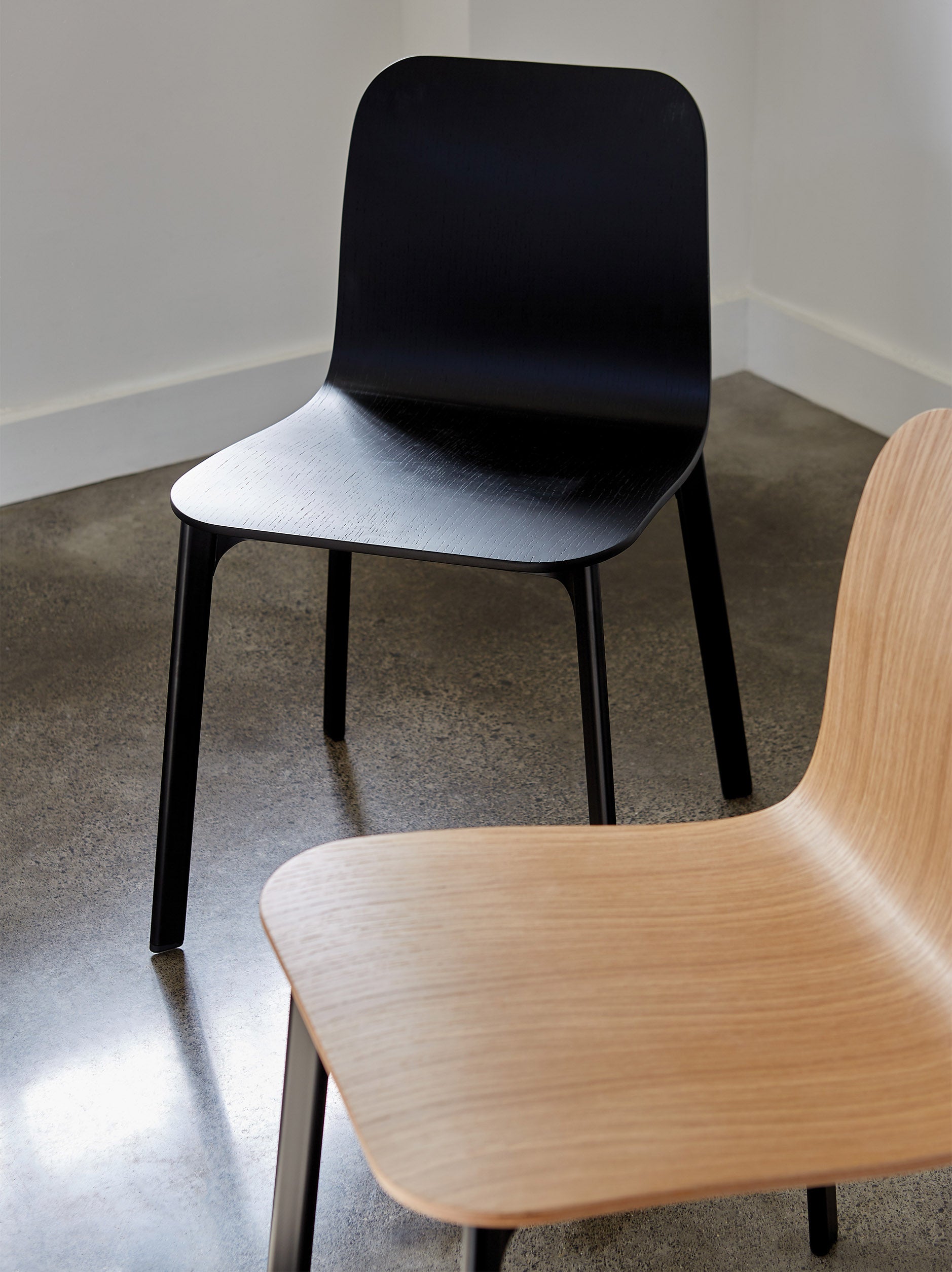 Aspen Chair w/Metal Legs Black / One Size