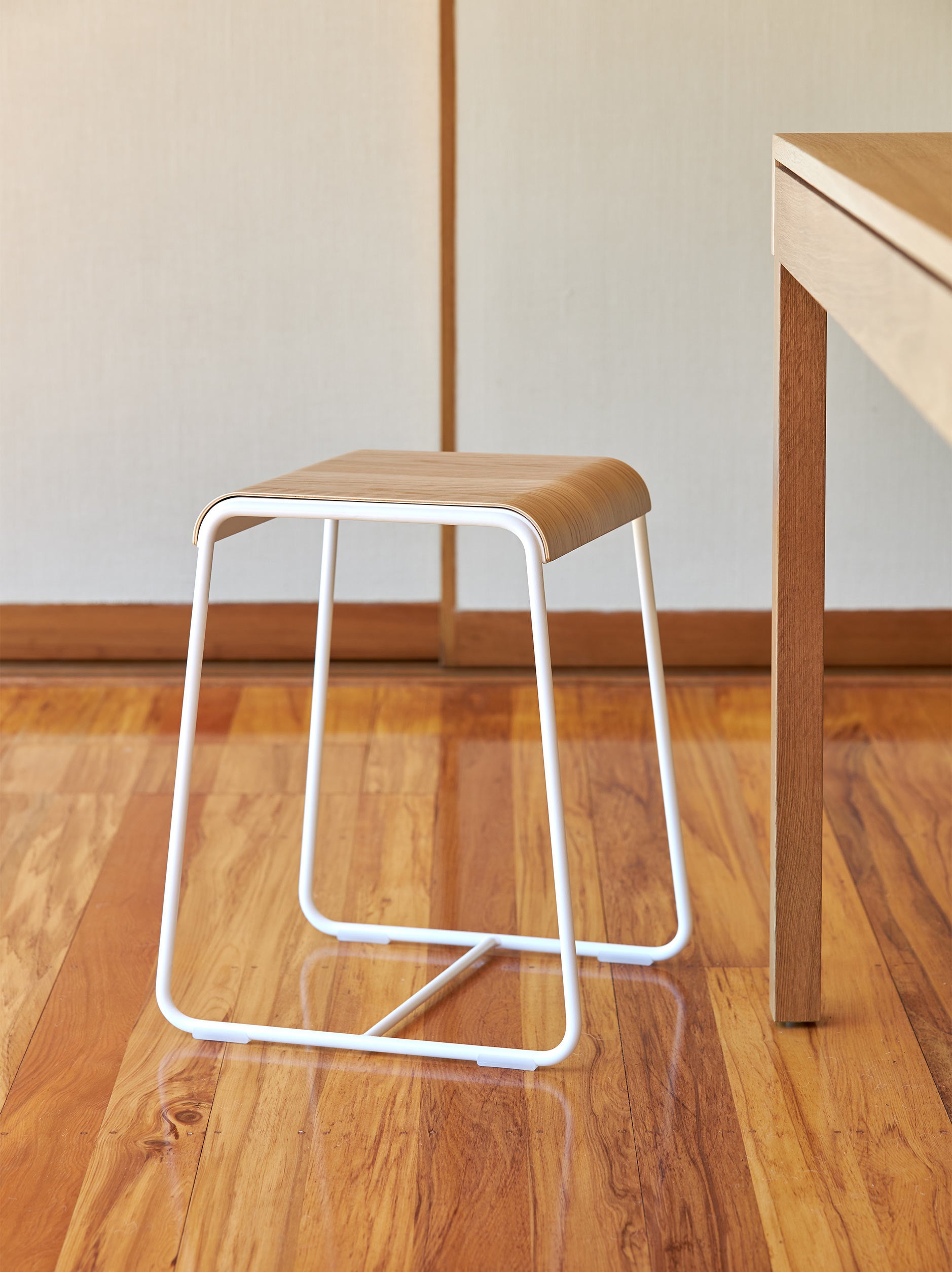 S2 Stool White/Oak / Small