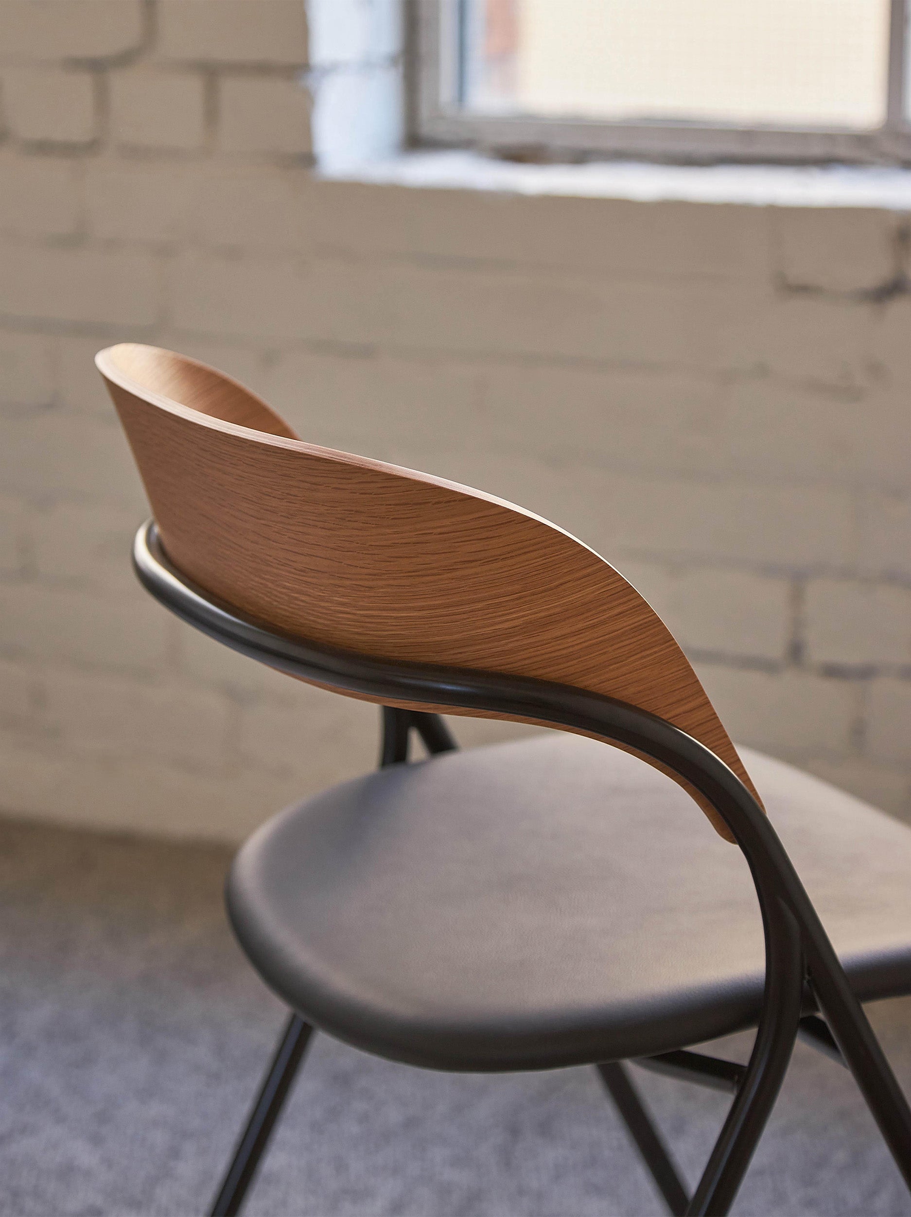 Trace Dining Chair w/Leather Seat Oak/Black / One Size