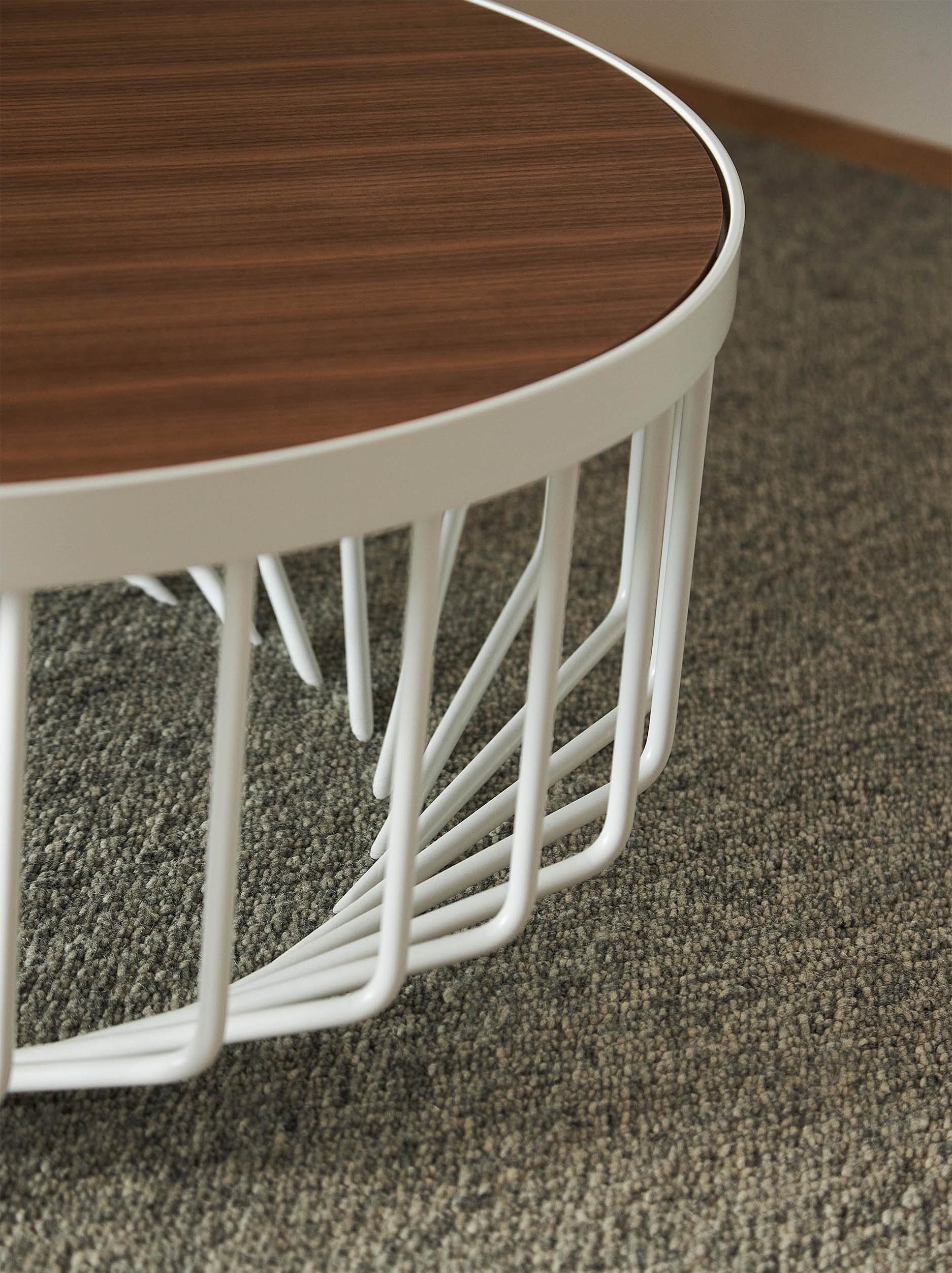 Helix Coffee Table White/Walnut / One Size