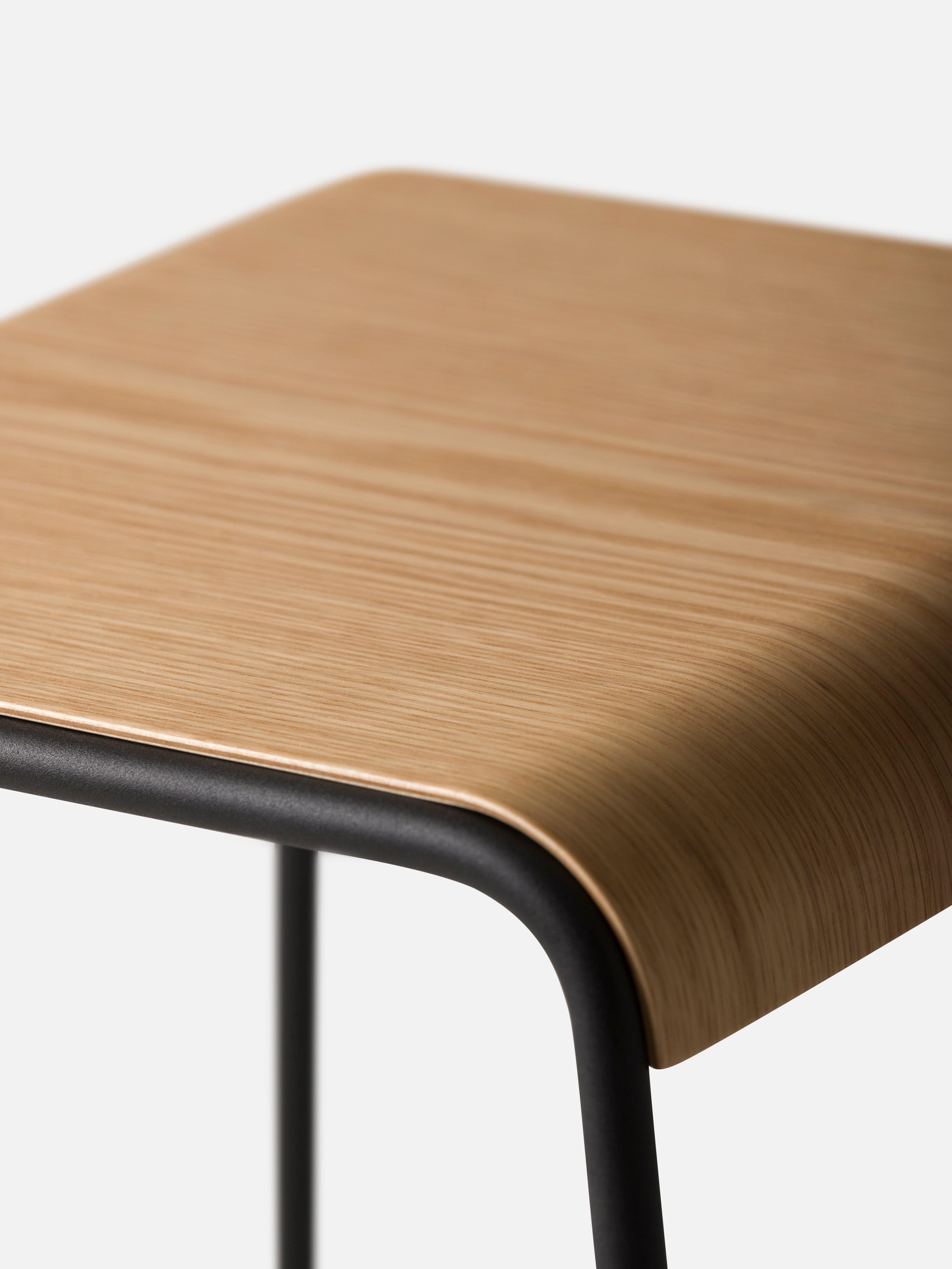 S2 Barstool Black/Oak / Large