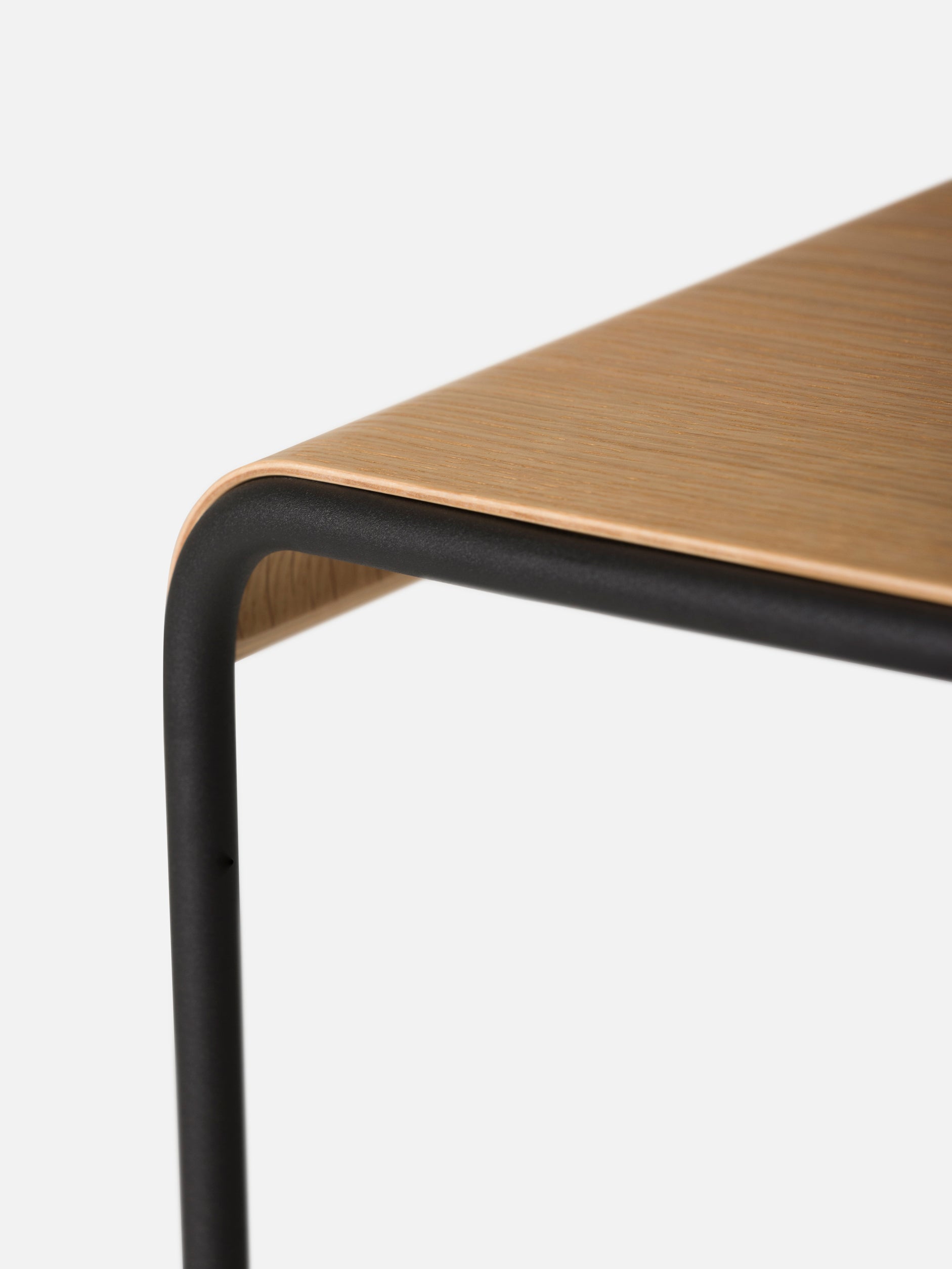 S2 Barstool Black/Oak / Large