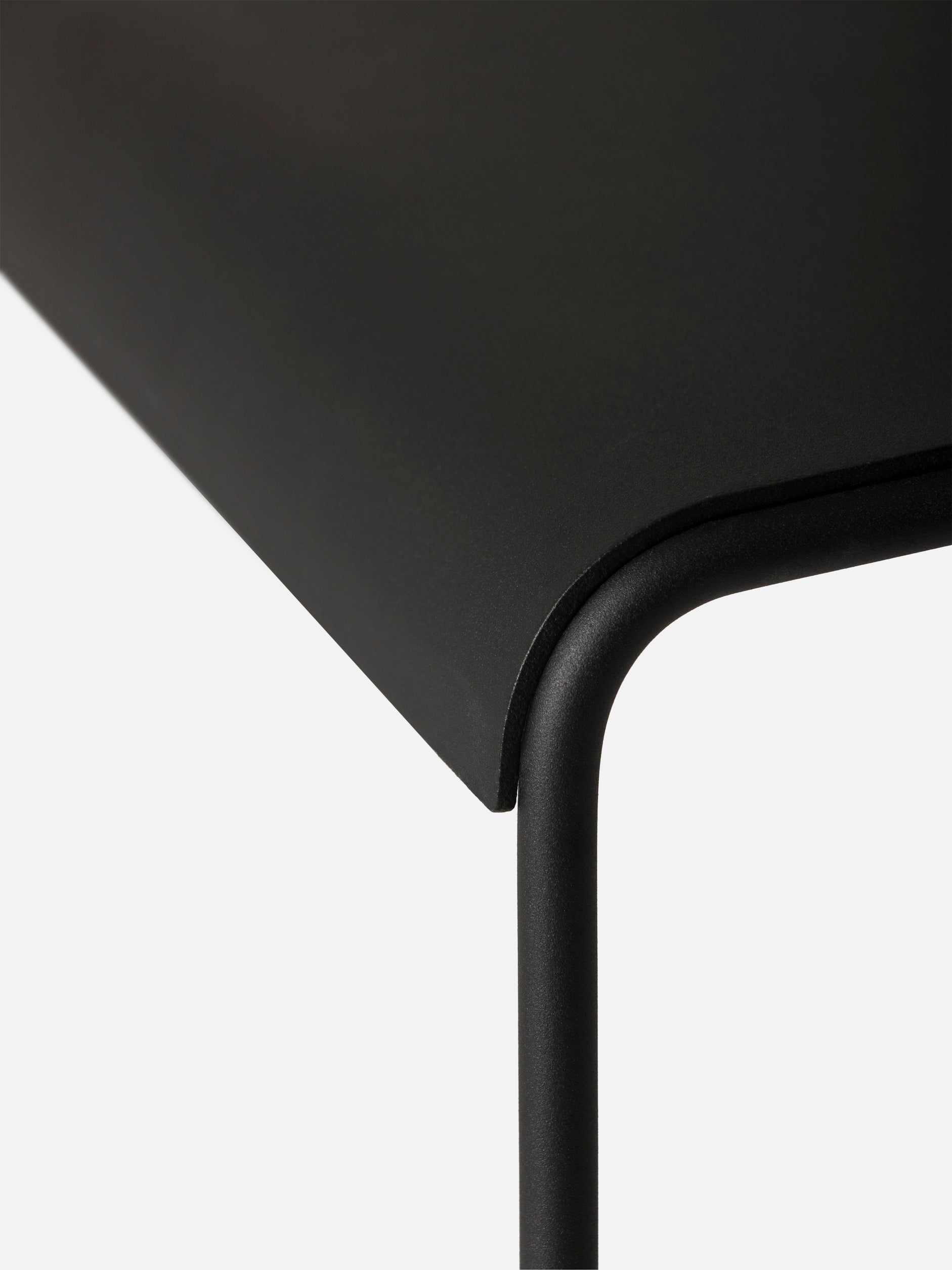 S2 Barstool Black / Medium