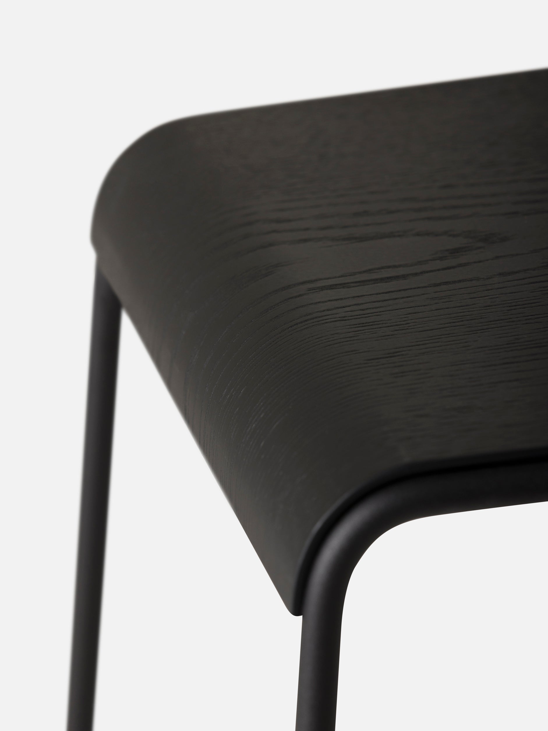 S2 Barstool Black/Black Oak / Medium
