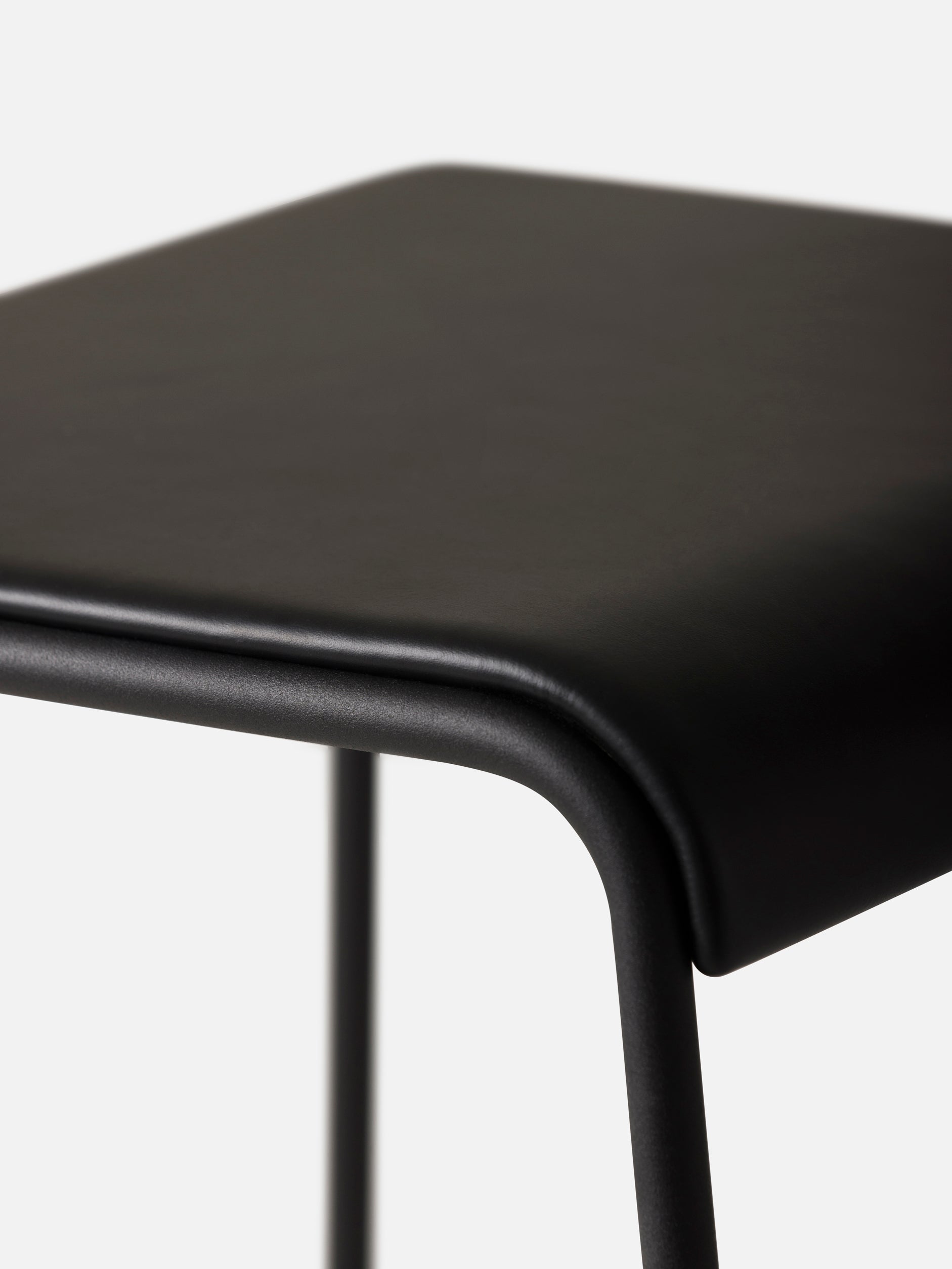 S2 Barstool Black/Black Leather / Small