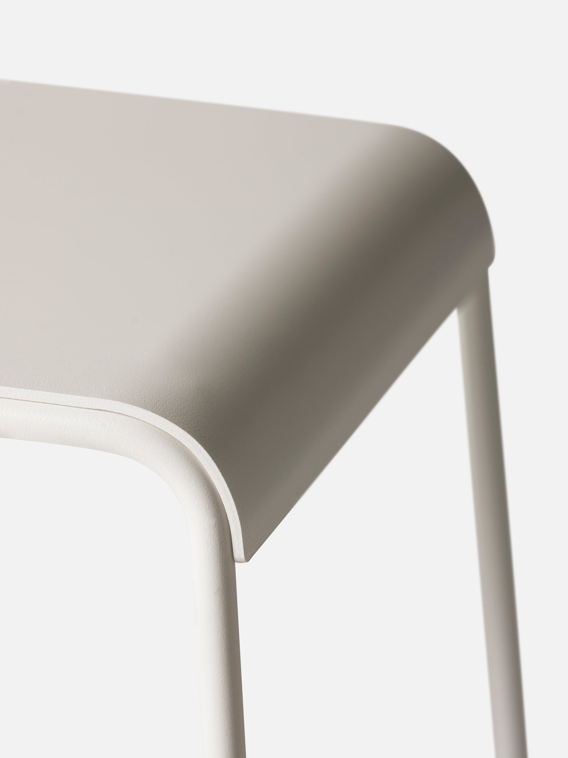 S2 Barstool White / Medium