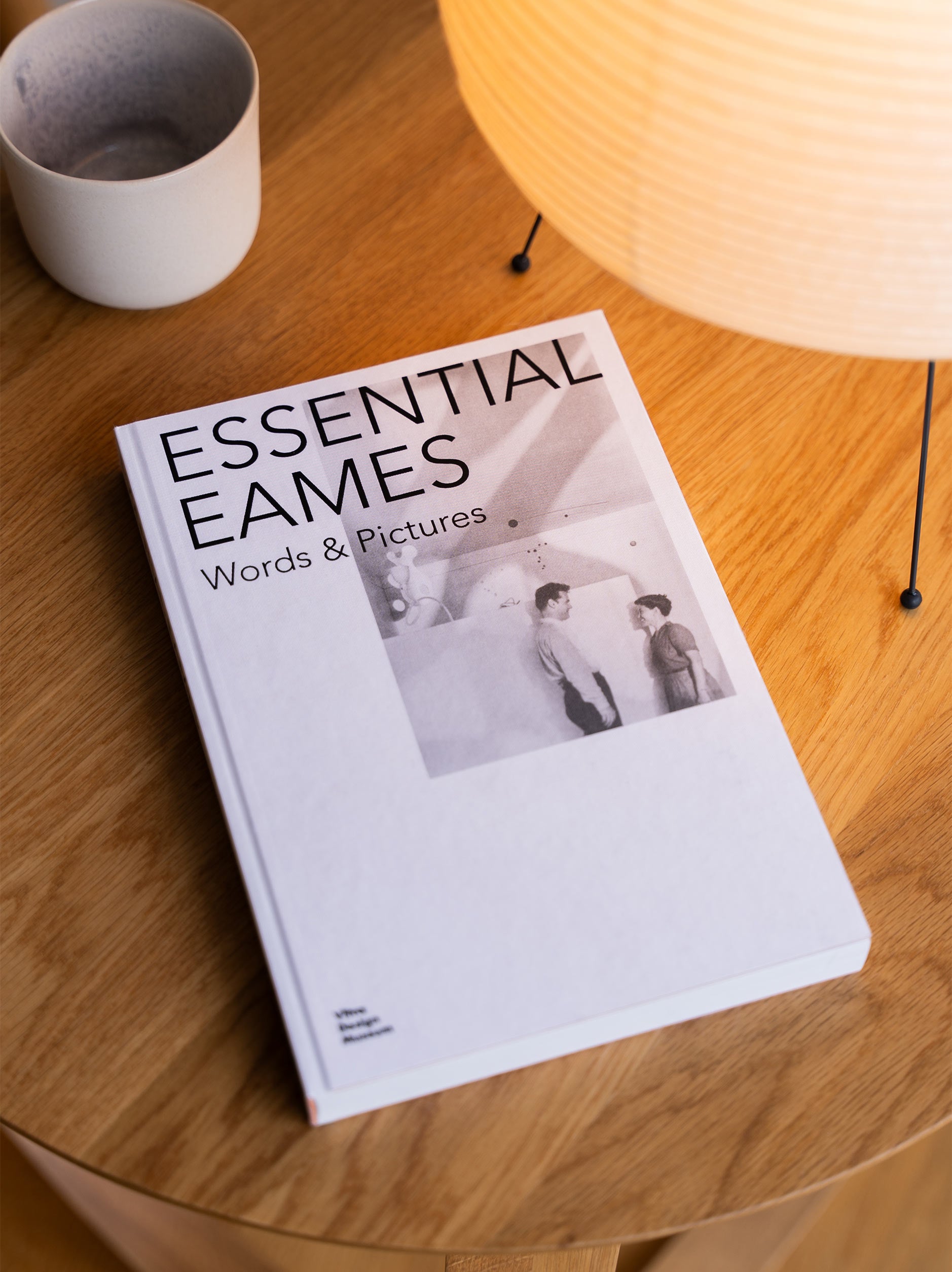 Vitra Essential Eames Black/White / One Size