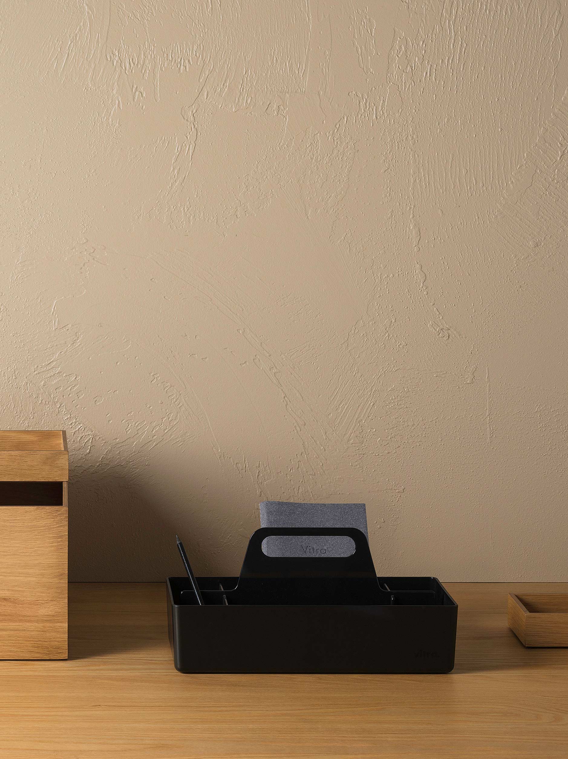 Vitra Toolbox Basic Dark / One Size
