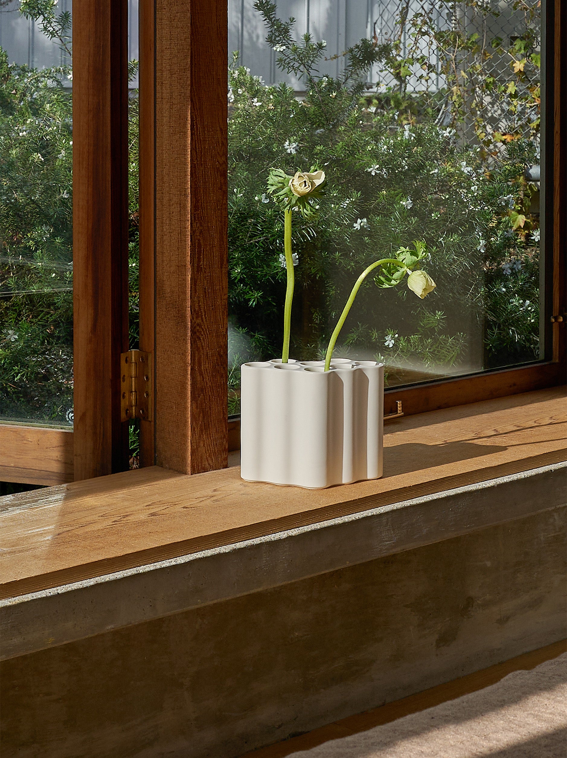 Vitra Nuage Ceramic Vase White / Medium