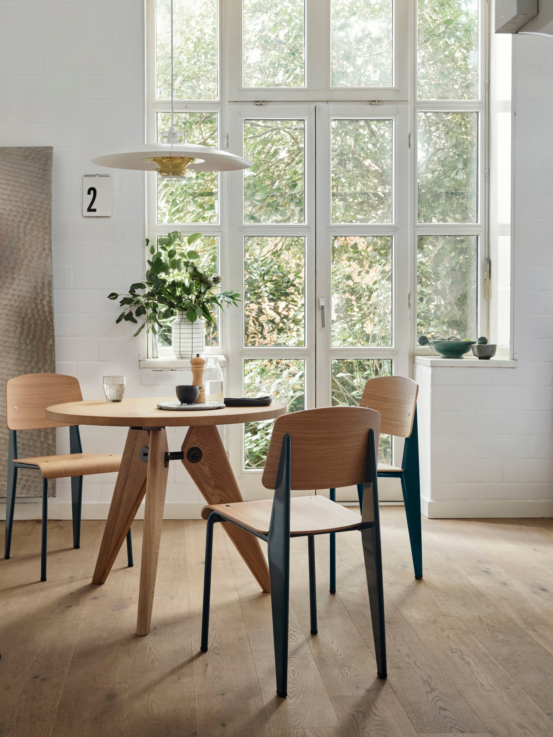 Vitra Standard Chair Smooth/Dark Oak / One Size