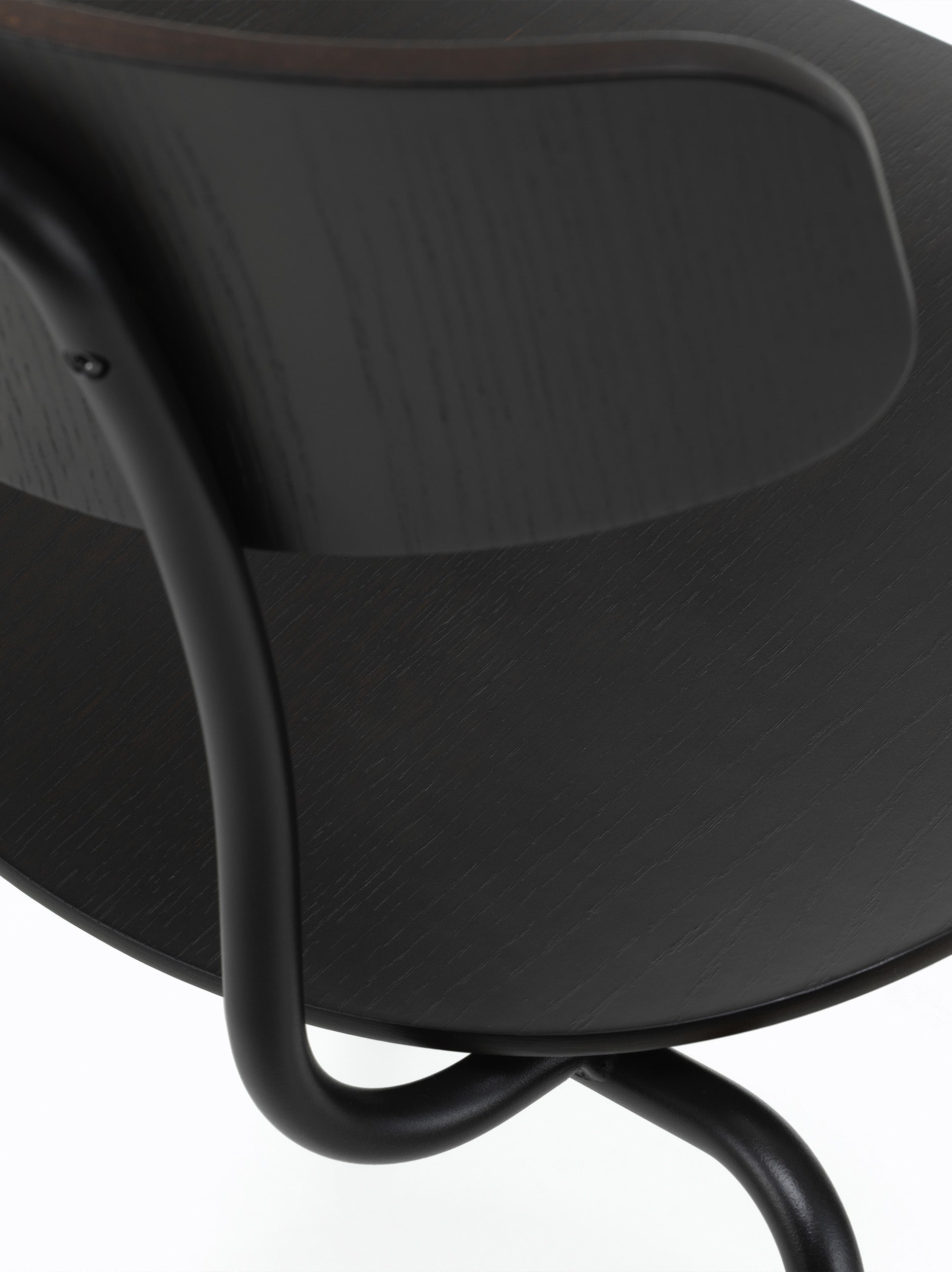 Vitra Moca Chair Dark Oak/Black / One Size