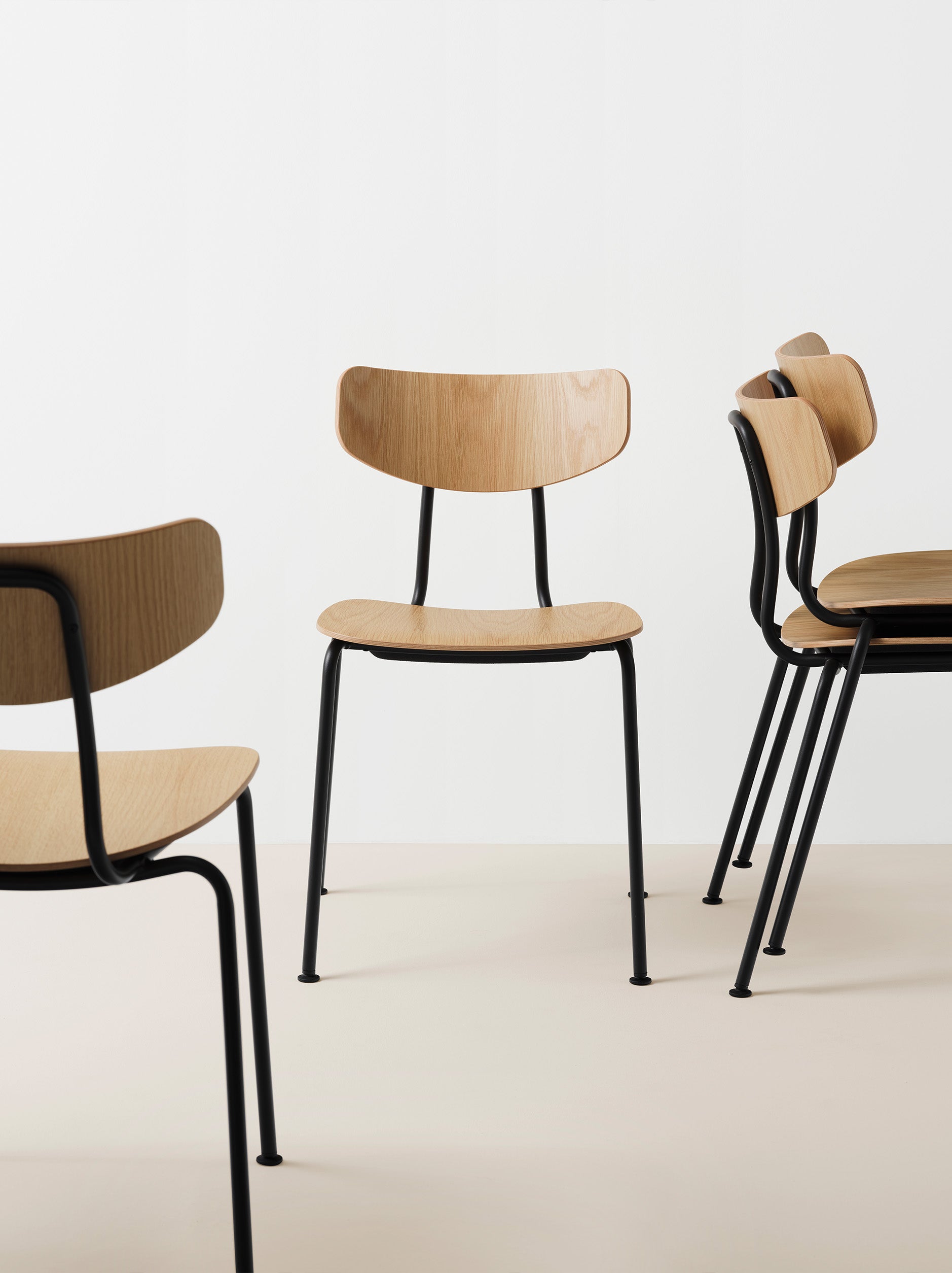 Vitra Moca Chair Oak/Black / One Size