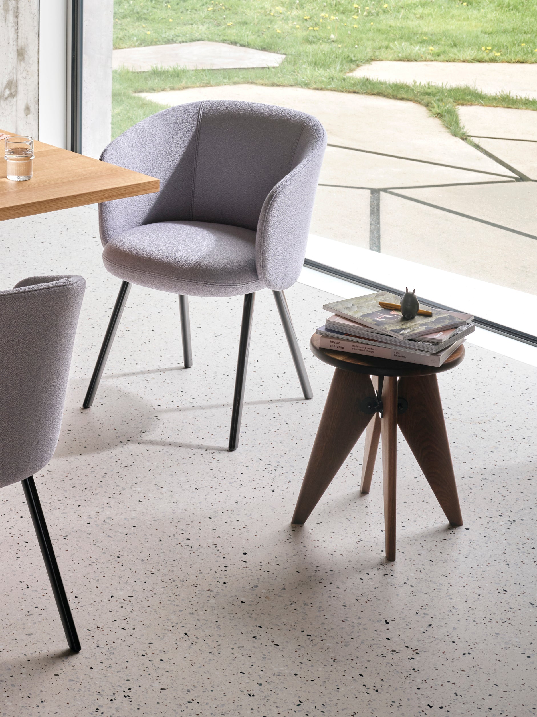 Vitra Tabouret Bois Stool Dark Oak / One Size