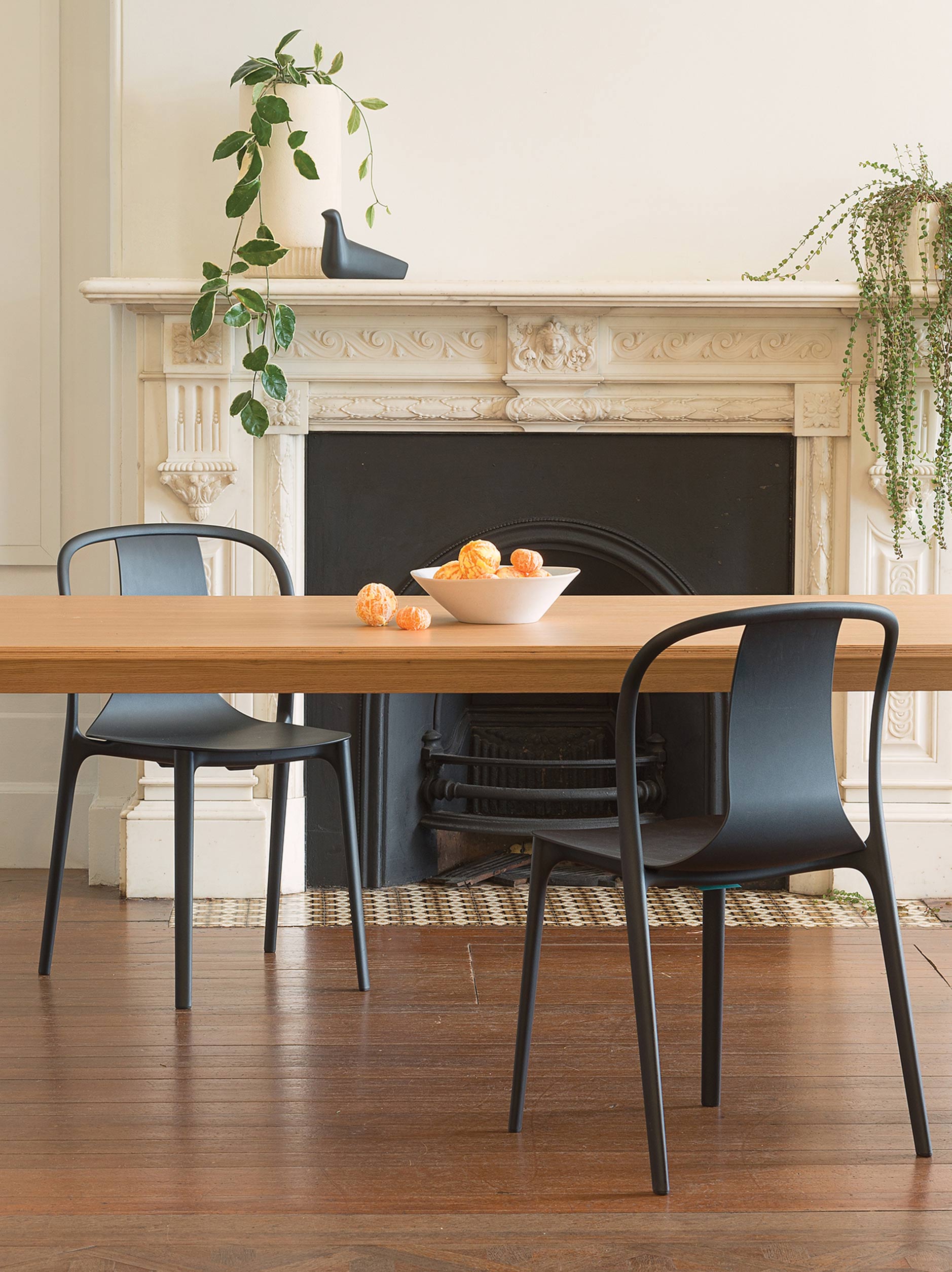 Vitra Belleville Plastic Chair Black / One Size
