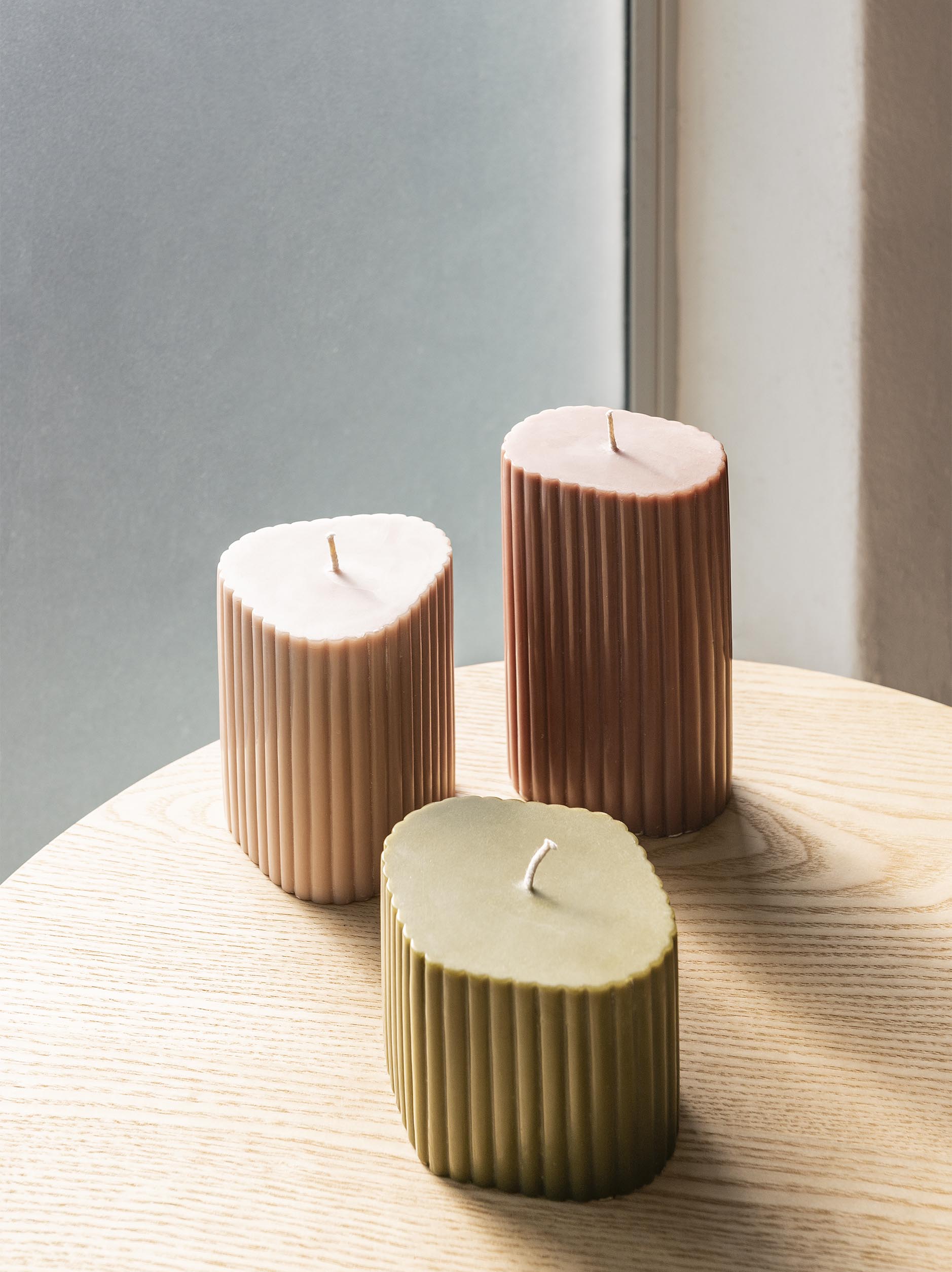 Costa Pillar Candle Oat / Medium